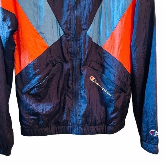 Champion - Picture 4 of 6